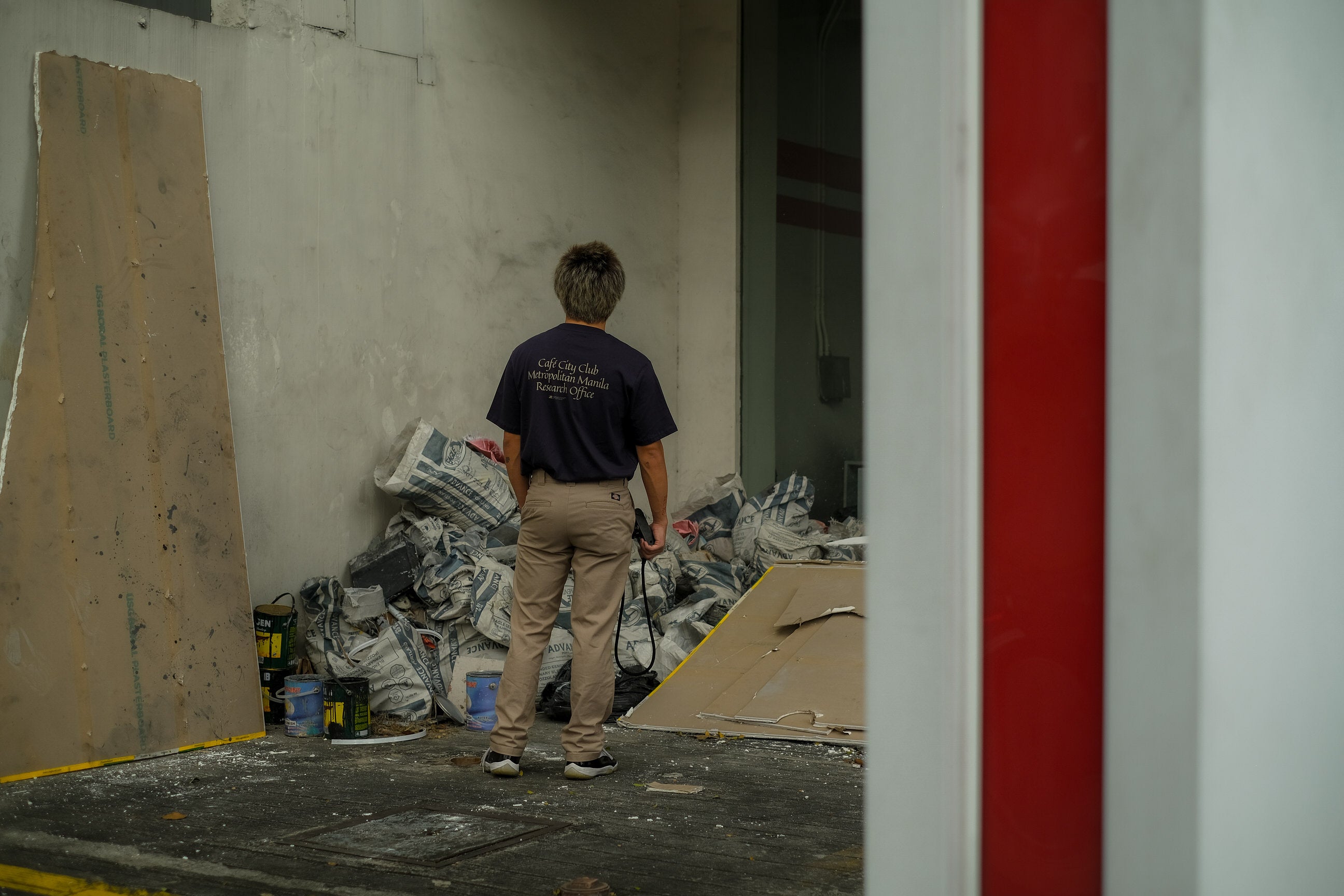 'Metropolitan Manila Research Office' T-Shirt on Eco Del Rio